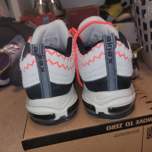 Air Max 97 - Picture 2 of 3